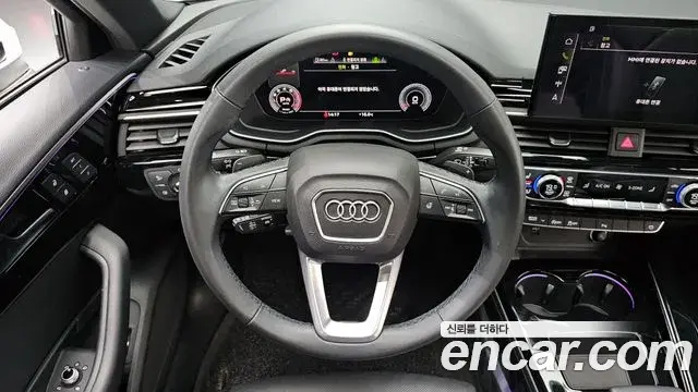 Audi A4 2021 — Photo 2/20