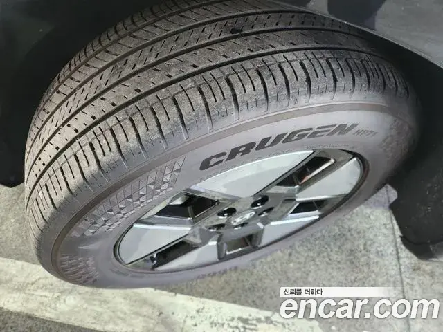 Hyundai Santa Fe 2023 — ფოტო 11/20