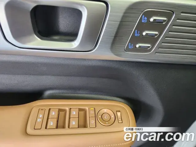 Hyundai Santa Fe 2023 — ფოტო 5/20