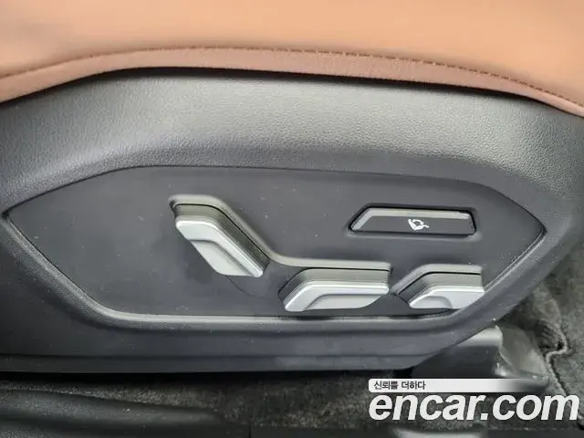 Hyundai Santa Fe 2023 — ფოტო 7/20