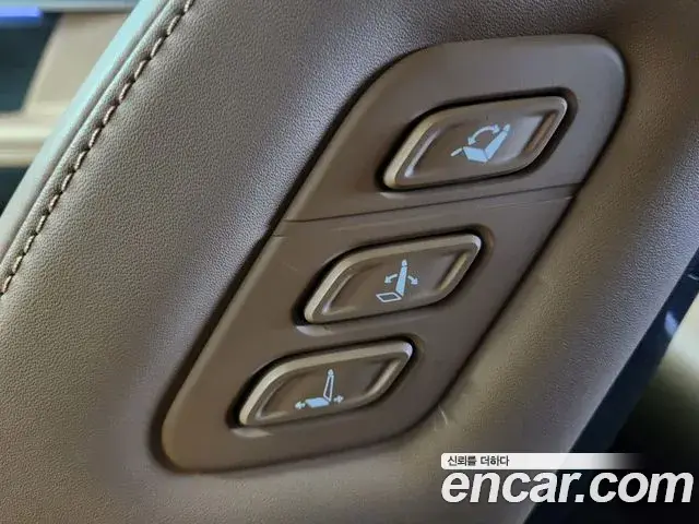 Hyundai Santa Fe 2023 — ფოტო 14/20