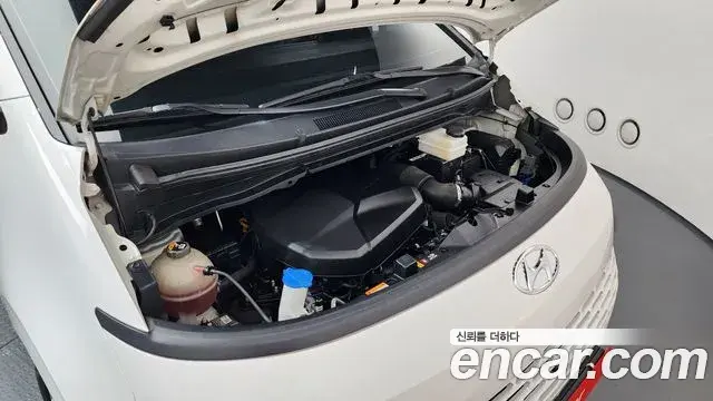 Hyundai Staria 2022 — Фото 6/20