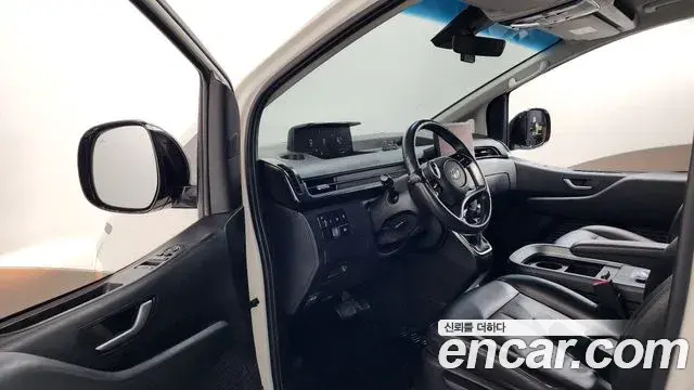 Hyundai Staria 2022 — Фото 10/20