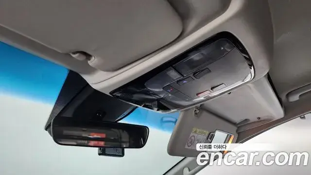 Hyundai Staria 2022 — Фото 17/20