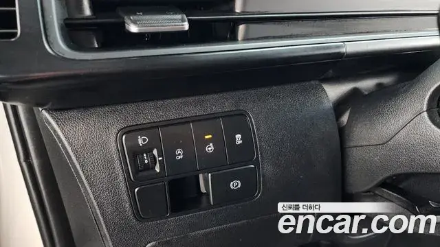 Hyundai Staria 2022 — Фото 18/20