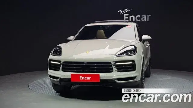 Porsche Cayenne 2021 — Photo 13/20