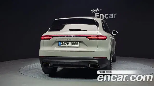 Porsche Cayenne 2021 — Photo 14/20