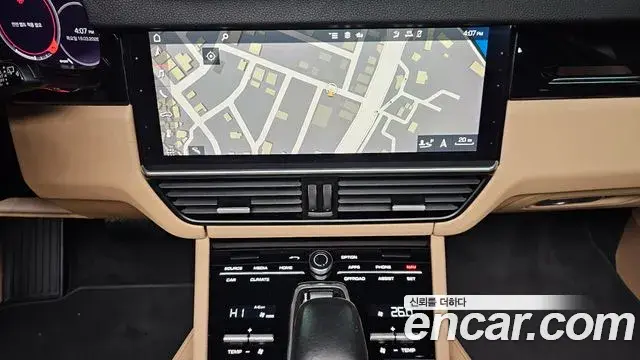 Porsche Cayenne 2021 — Photo 12/20