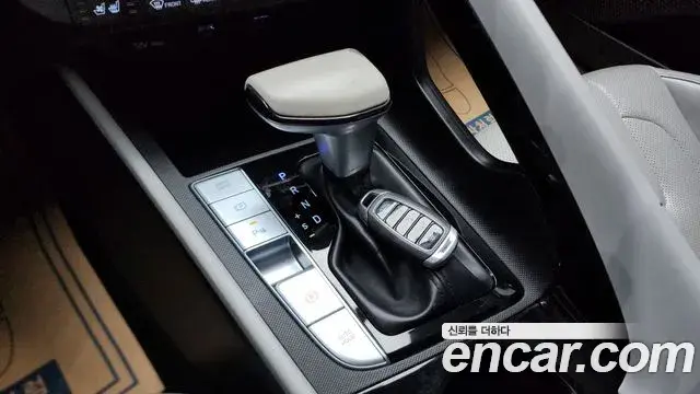 Hyundai The New Avante Hybrid 2020 — ფოტო 18/20