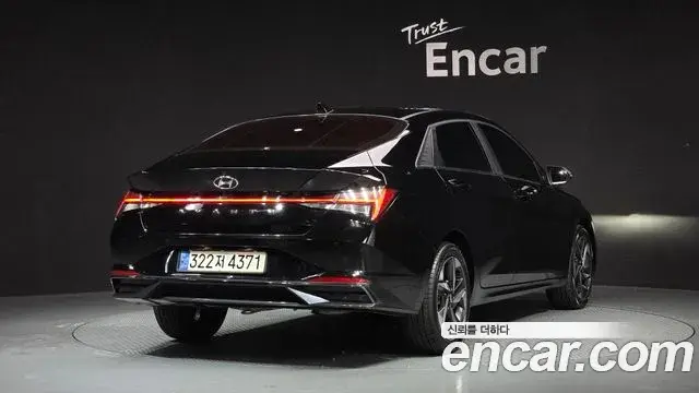 Hyundai The New Avante Hybrid 2021 — Photo 7/20