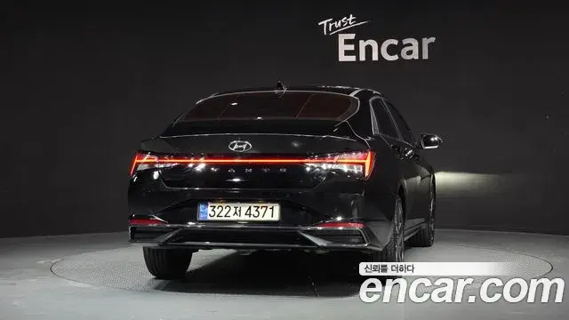 Hyundai The New Avante Hybrid 2021 — Photo 15/20