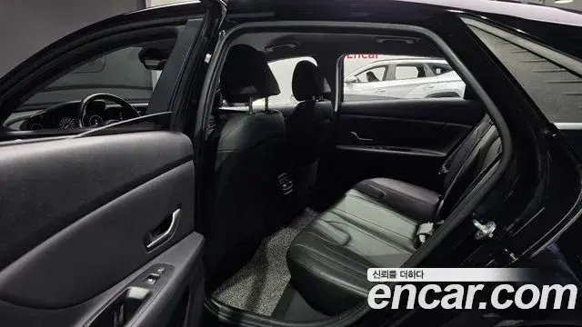 Hyundai The New Avante Hybrid 2021 — Photo 17/20