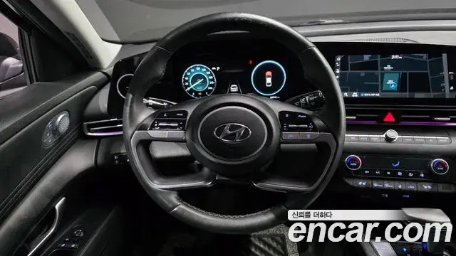 Hyundai The New Avante Hybrid 2021 — Photo 2/20