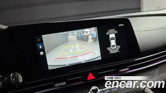 Hyundai The New Avante Hybrid 2021 — Photo 8/20