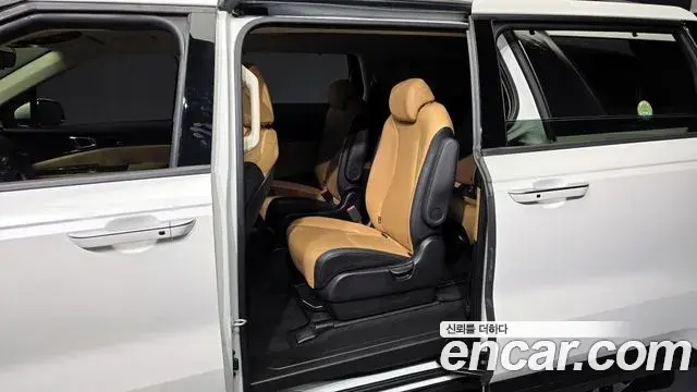 Kia Carnival 2022 — Photo 11/20