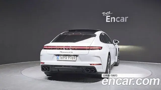 Porsche Panamera 2025 — Photo 19/20