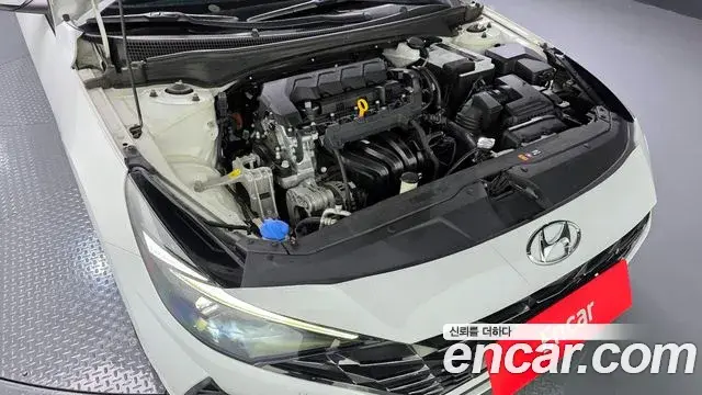 Hyundai The New Avante Hybrid 2020 — Photo 18/20