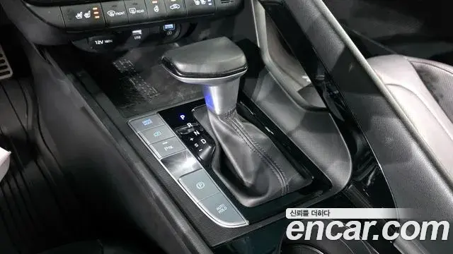 Hyundai The New Avante Hybrid 2020 — Photo 10/20