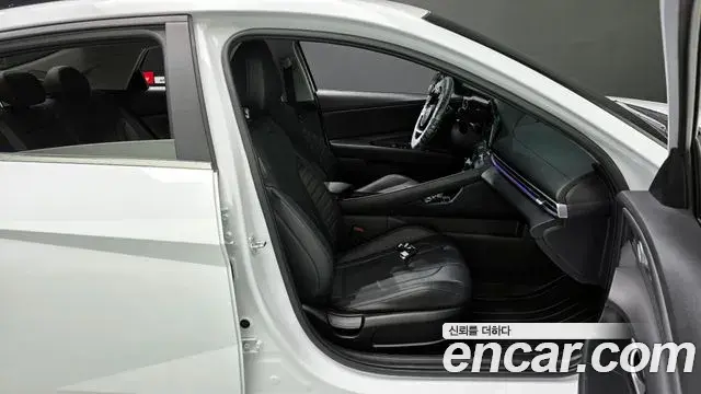 Hyundai The New Avante Hybrid 2020 — Photo 19/20