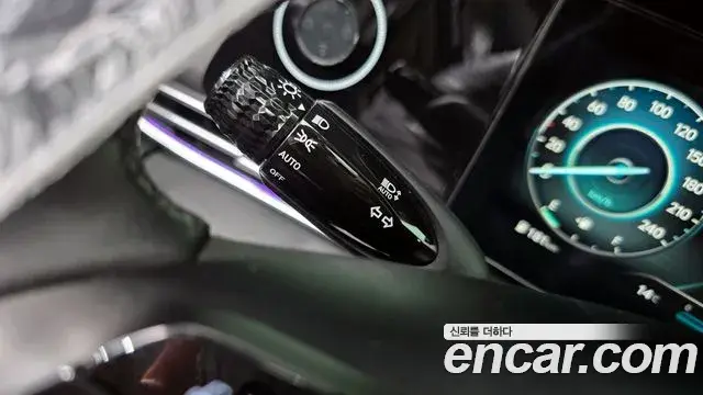 Hyundai The New Avante Hybrid 2020 — Photo 6/20