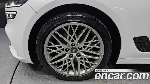 Genesis G70 2022 — Photo 10/20