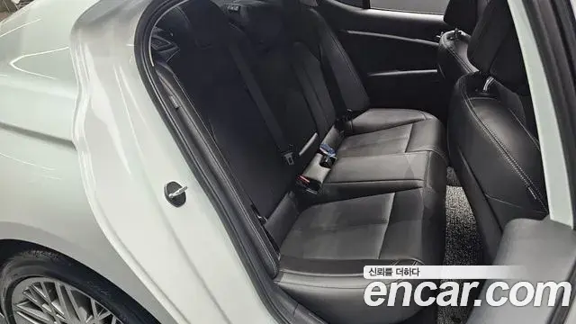 Genesis G70 2022 — Photo 13/20