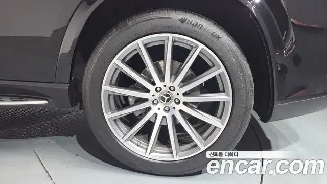 Mercedes-Benz GLS-Class 2023 — Фото 5/20