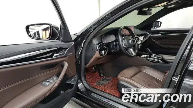 BMW 5 Series 2021 — Фото 10/20