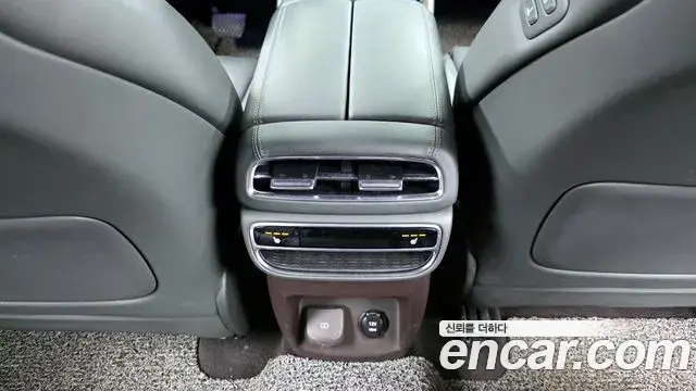 Genesis GV80 2022 — ფოტო 19/20