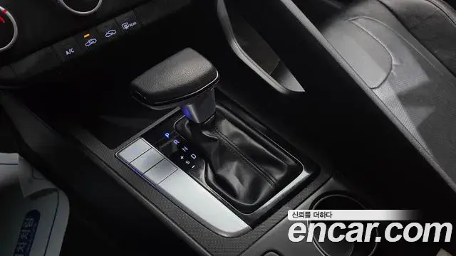 Hyundai The New Avante Hybrid 2022 — ფოტო 13/21