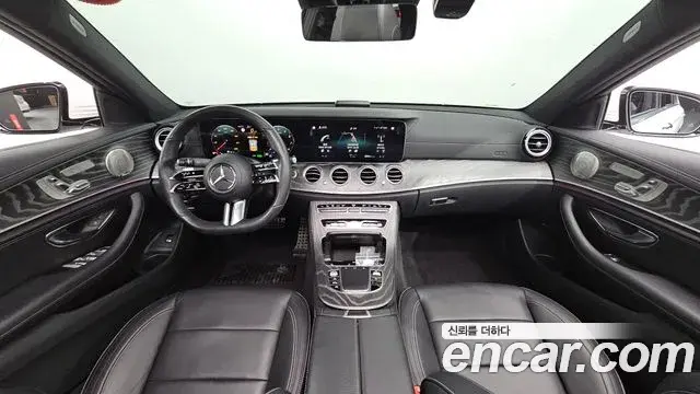 Mercedes-Benz E-Class 2021 — Фото 9/20