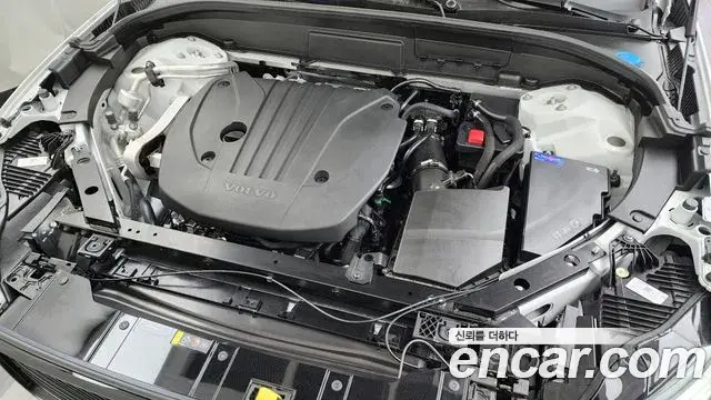Volvo XC60 2025 — Photo 4/20