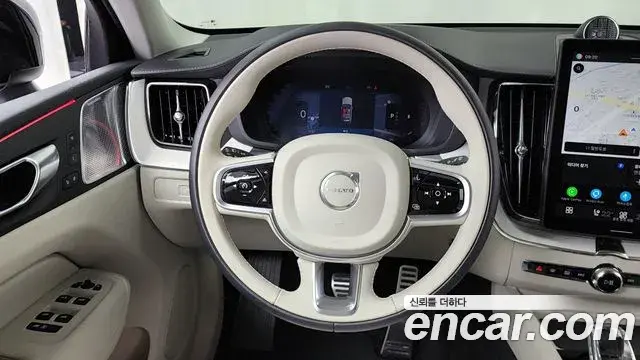 Volvo XC60 2025 — Photo 19/20