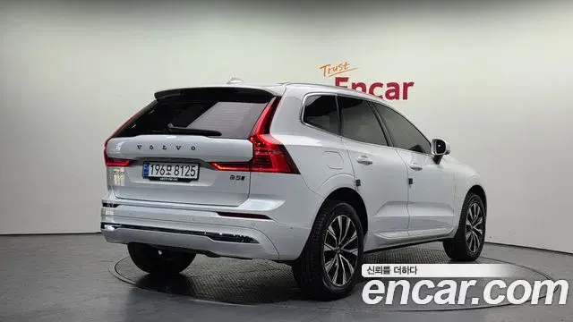 Volvo XC60 2023 — Şəkil 17/20