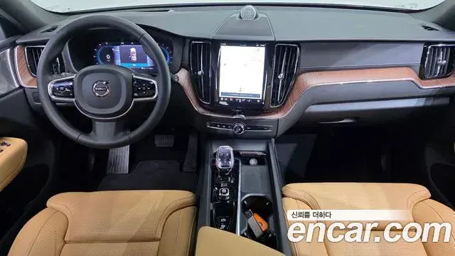 Volvo XC60 2023 — Şəkil 1/20