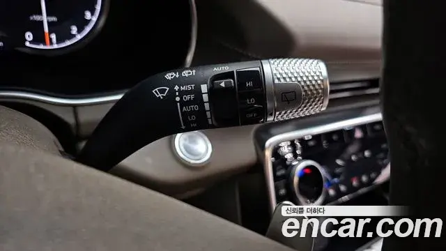 Genesis GV80 2020 — ფოტო 7/20