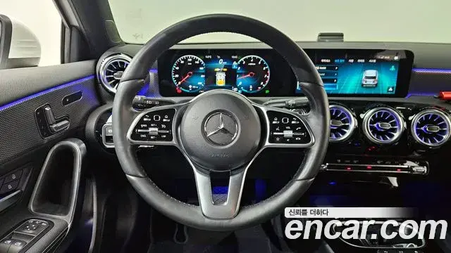 Mercedes-Benz A-Class 2022 — Şəkil 19/20