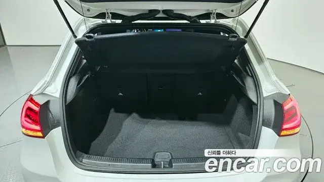 Mercedes-Benz A-Class 2022 — Şəkil 20/20