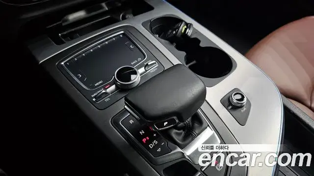 Audi Q7 2019 — Photo 2/20