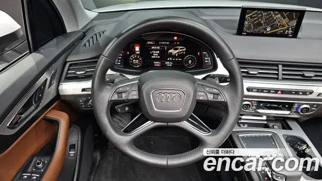Audi Q7 2019 — Photo 19/20
