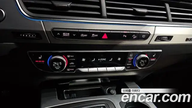 Audi Q7 2019 — Photo 6/20