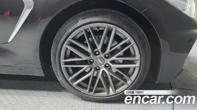 Genesis G70 2018 — ფოტო 9/20