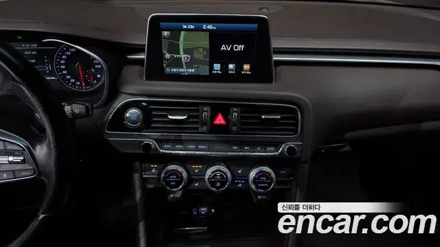 Genesis G70 2018 — ფოტო 18/20