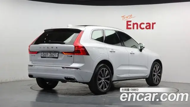 Volvo XC60 2019 — ფოტო 2/20