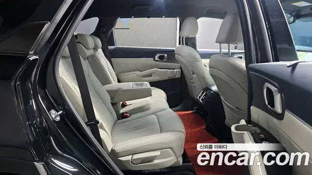 Kia Sorento 2023 — Şəkil 18/20