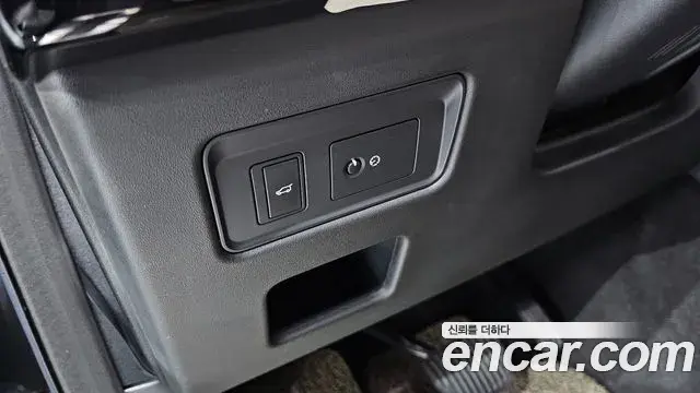 Land Rover Discovery 5 2018 — ფოტო 11/20