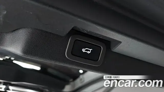 Land Rover Discovery 5 2018 — ფოტო 6/20