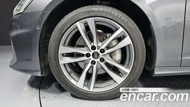 Audi A6 2022 — ფოტო 15/20