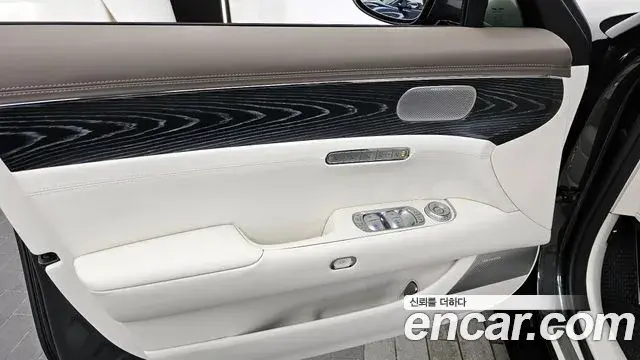 Genesis G90 2024 — ფოტო 28/33