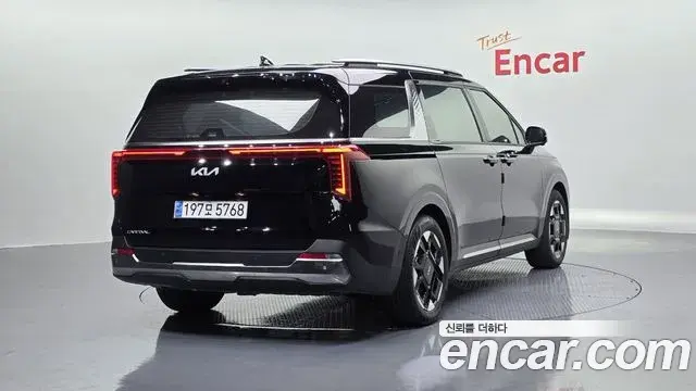Kia Carnival 2023 — Photo 1/20